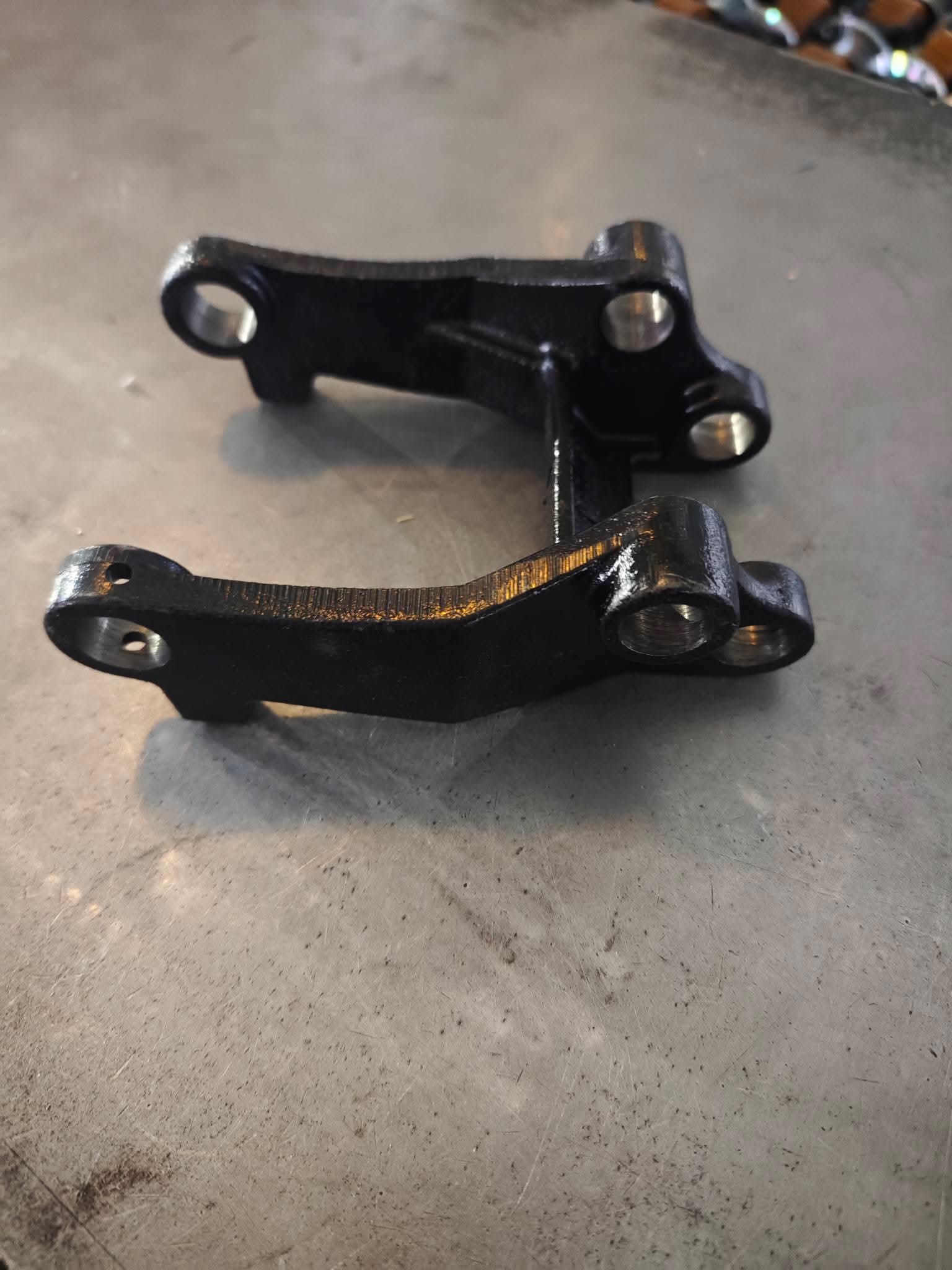 Caster Link / Rocker Bracket